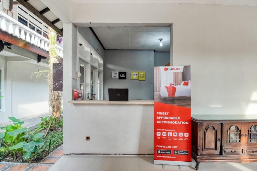 Hotel Reddoorz Near Malioboro Tugu Station Jogja Yogyakarta Exterior foto