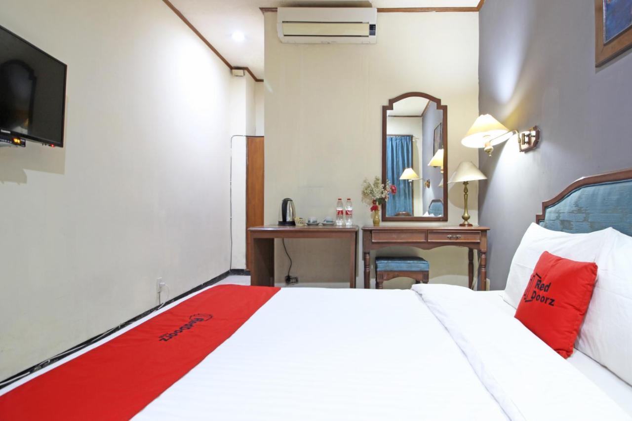 Hotel Reddoorz Near Malioboro Tugu Station Jogja Yogyakarta Exterior foto