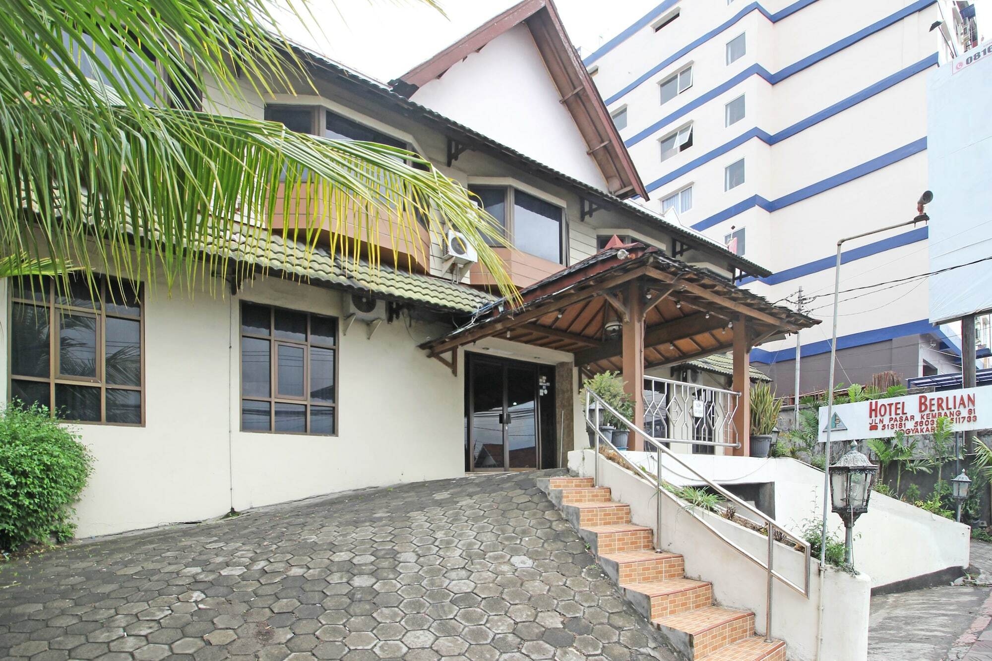Hotel Reddoorz Near Malioboro Tugu Station Jogja Yogyakarta Exterior foto